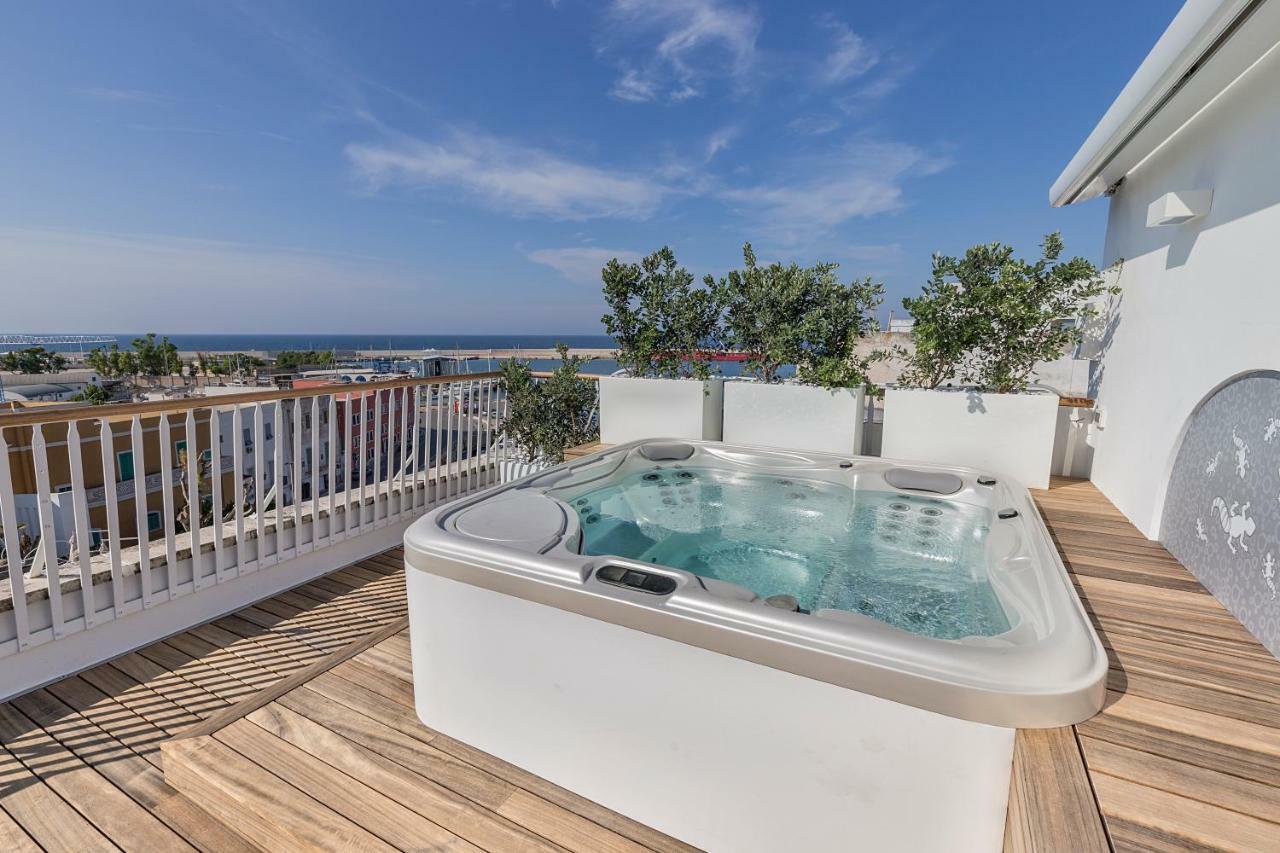 Ferienwohnung Attico Sul Porto Antico Monopoli Exterior foto